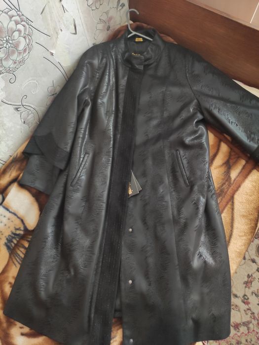 Продам плащ размер 56-58