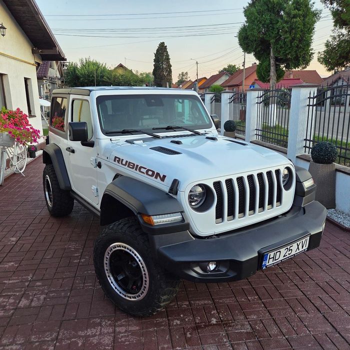 Jeep Wrangler Arata bine,sta bine pe drum si cel ami important, nu se sperie cand se