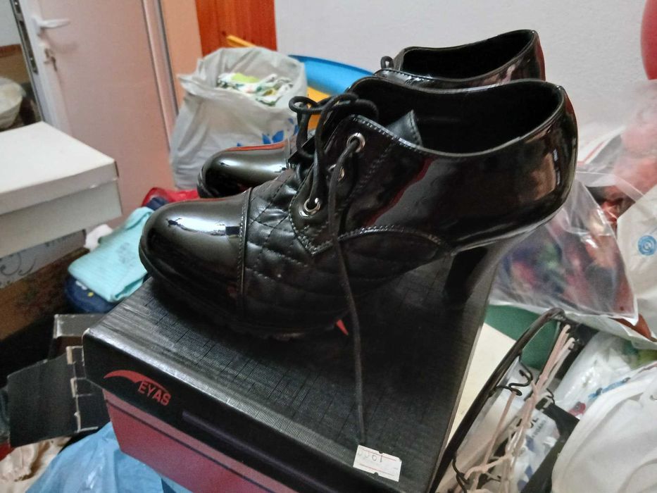 Стилна обувка на ток