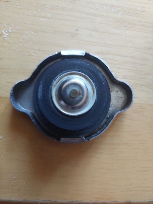 Продам крышку горловины радиатора