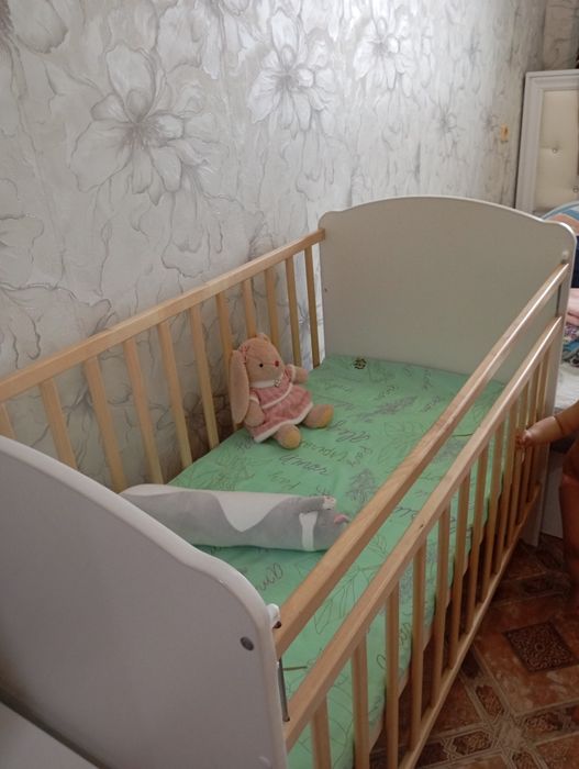 Детская кровать с матрасом