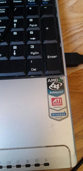 Лаптоп MSI работещ