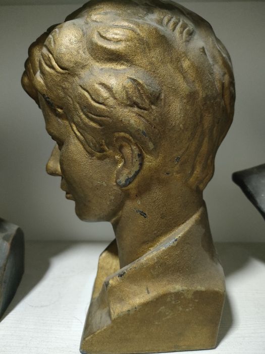 Продам бюст Есенина