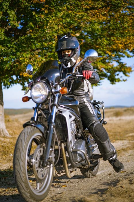 Vând motocicletă Kawasaki ER-5, ideală pentru începători