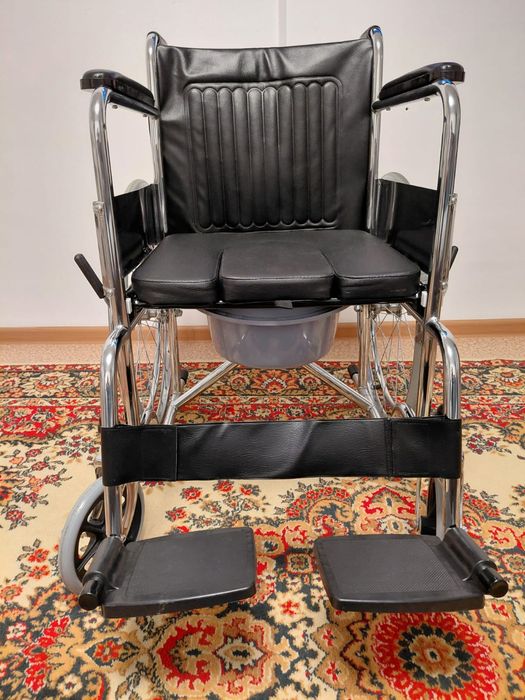 Продается коляска, ходунок, костыль