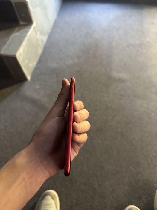 продам срочно iPhone SE2020