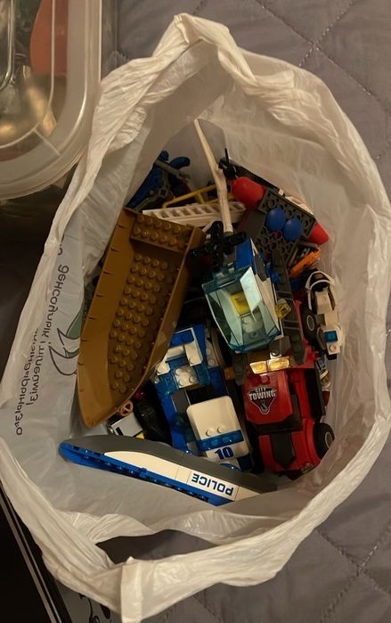 Продам коробки лего, вместе с коробками.