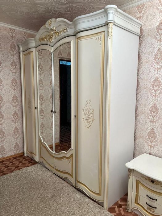 Спальный гарнитур