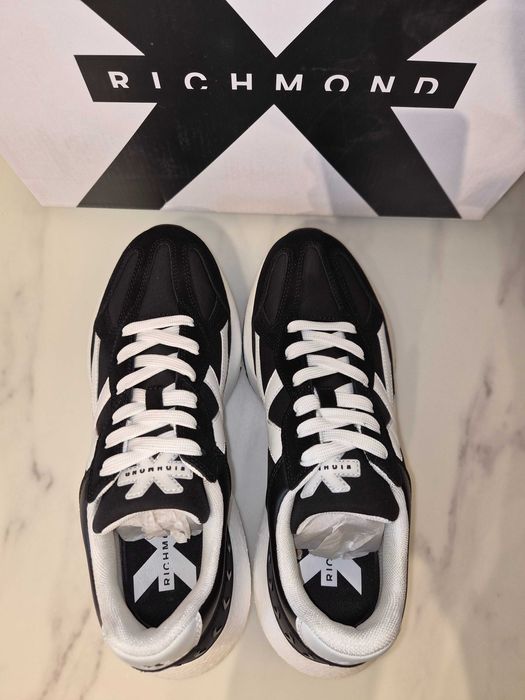 Обувки John Richmond