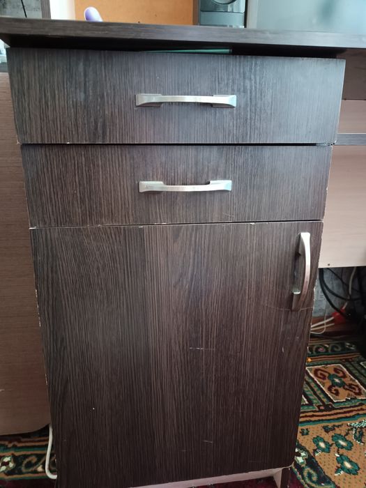 Продам школьный шкаф