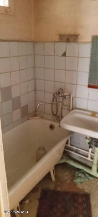 Продаётся квартира Чиланзар 23 квартал 2/5/5 кирпич Малогаборитка