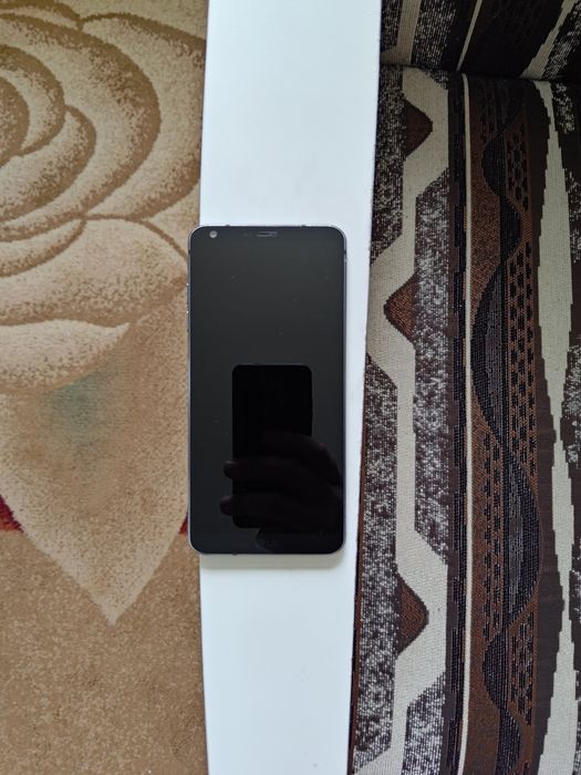 Продам смартфон lg g6