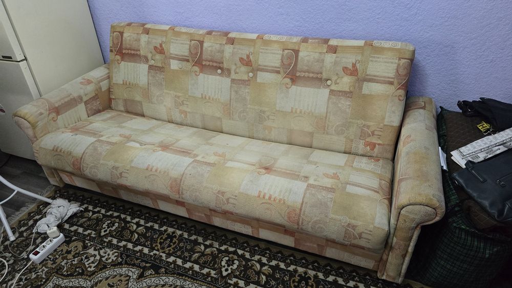 Тройка. Диван и два кресла.