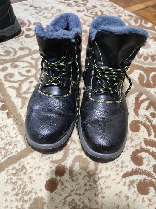 Продается новая спец одежда и ботинки