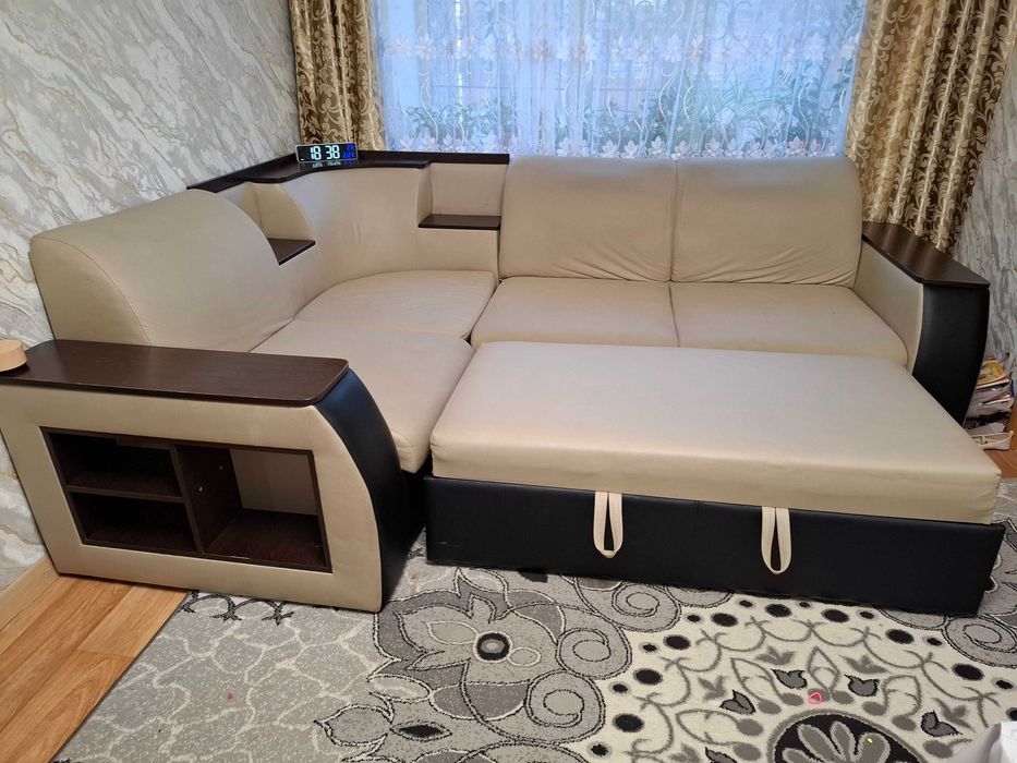 Продам диван угловой