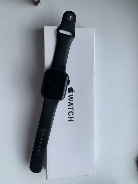 Продам apple watch se