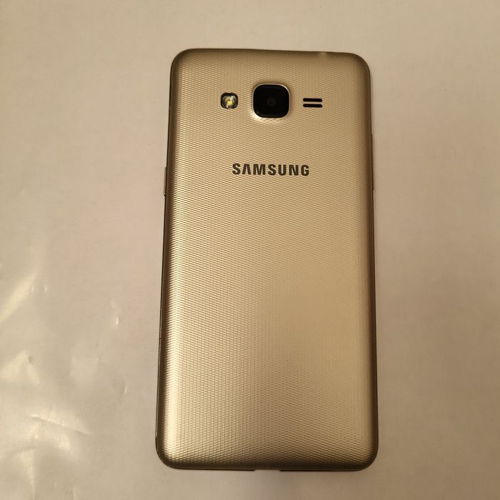 Продаётся  Samsung J2  телефон