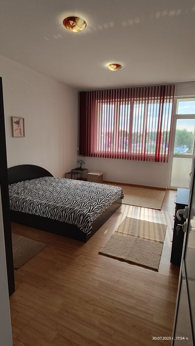 Дава се под наем Тристаен апартамент в Пловдив, Западен - 120 кв.м за 484.5 € - Снимка #9
