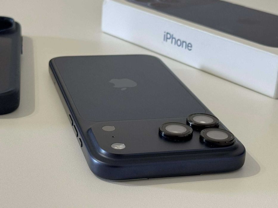 Бартер! Kaто НОВ! iPhone 17 Pro Max Deep Blue (Син)