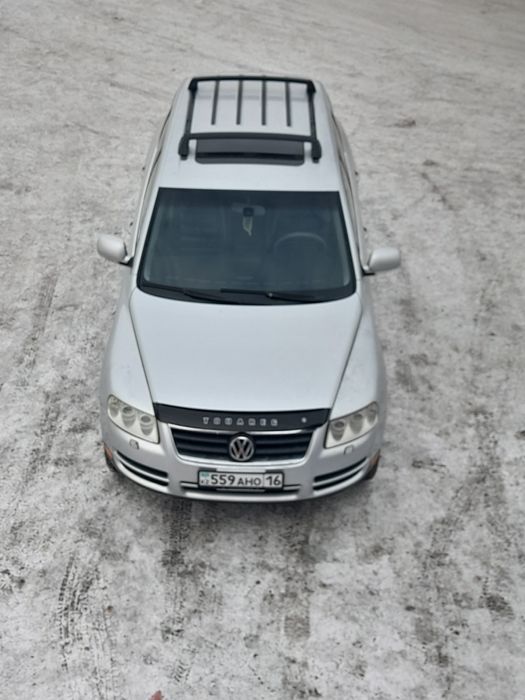 Автомобиль volkswagen touareg