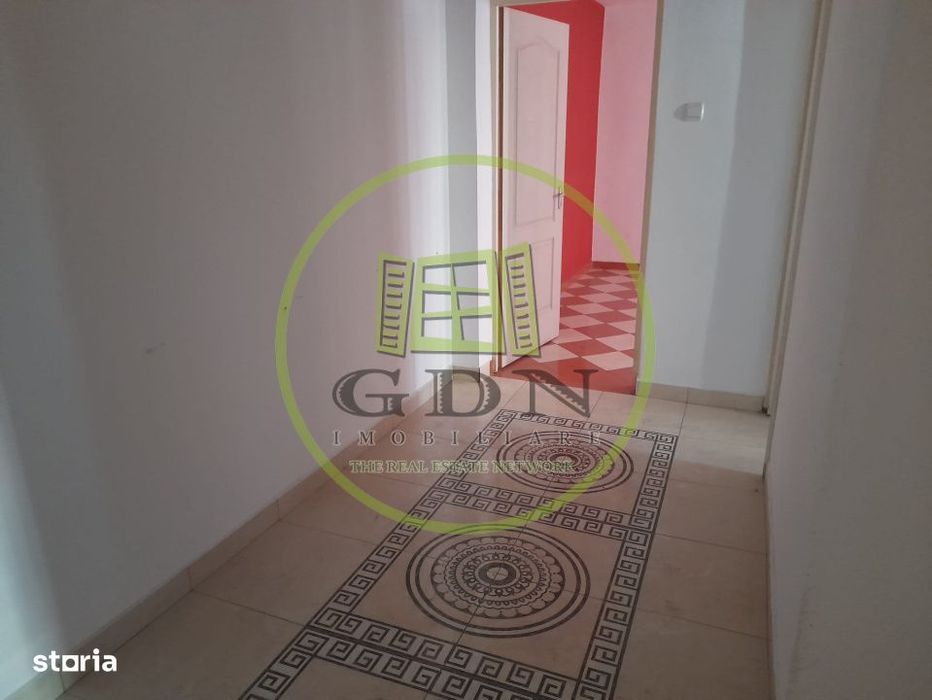 Apartament 2 camere de vanzare la parter B-ul Unirii    Fagaras jud. B