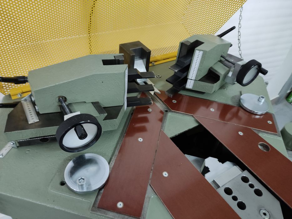 Автоматична ъглонабивна PRESSTA EISELE 2000 с двойна регулируема глава