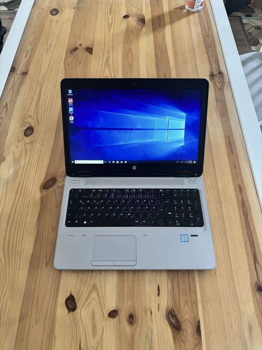 Hp 15,6 inch• i5-6200u•8gb DDR4•SSD•Usb C, Taste luminate•Bateria 4h