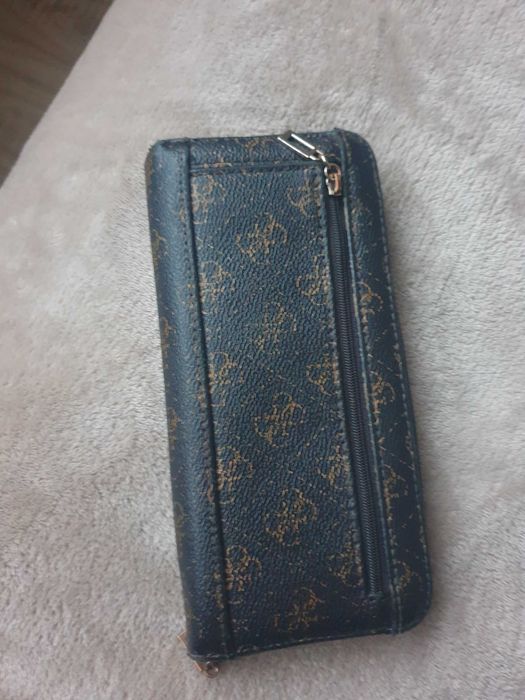 Дамско портмоне Guess