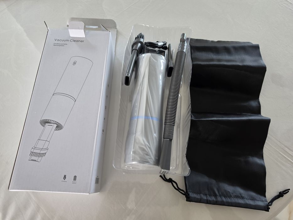 Aspirator portabil