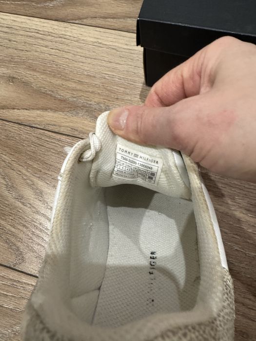 Запазени маратонки Tommy Hilfiger, 37 номер