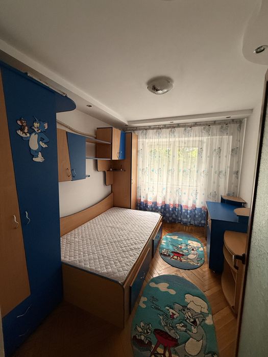 Apartament 3 camere de închiriat – Strada Pietății