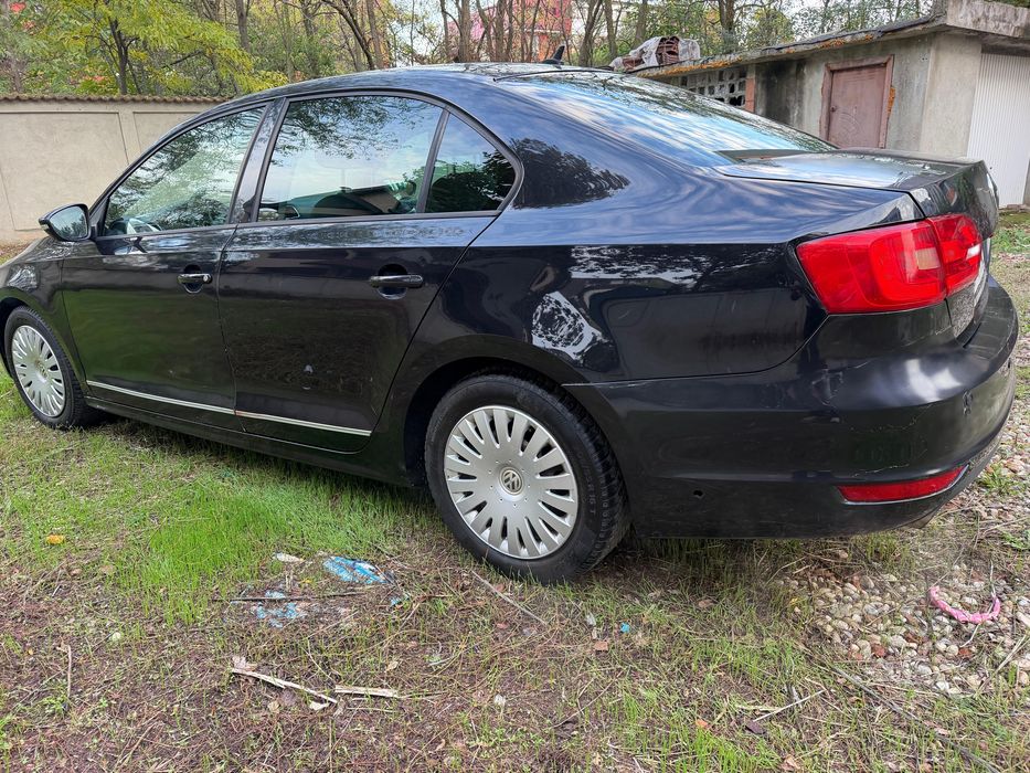 VOLKSWAGEN Jetta 2012 — imagine 3