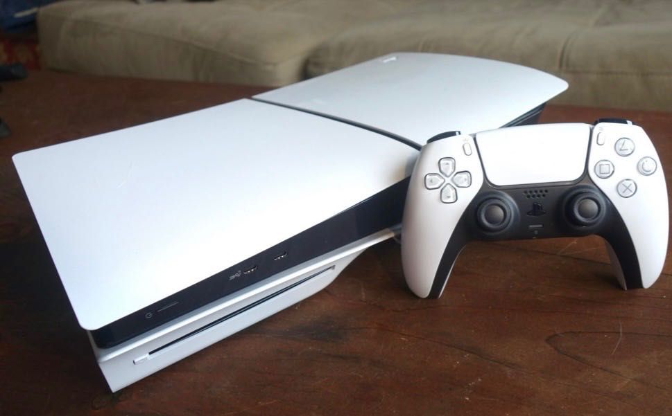 PlayStation 5 Slim отличен + ФИФА и GTA