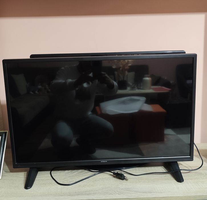 Телевизор HITACHI-81см.диагонал