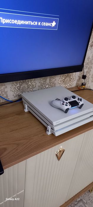 Playstation 4pro 1 ТБ  с подпиской DELUXE & EA PLAY