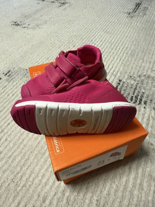 Кроссовки детские