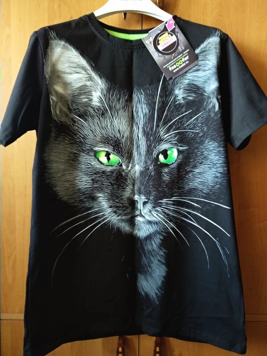 Футболки с принтом светящимся