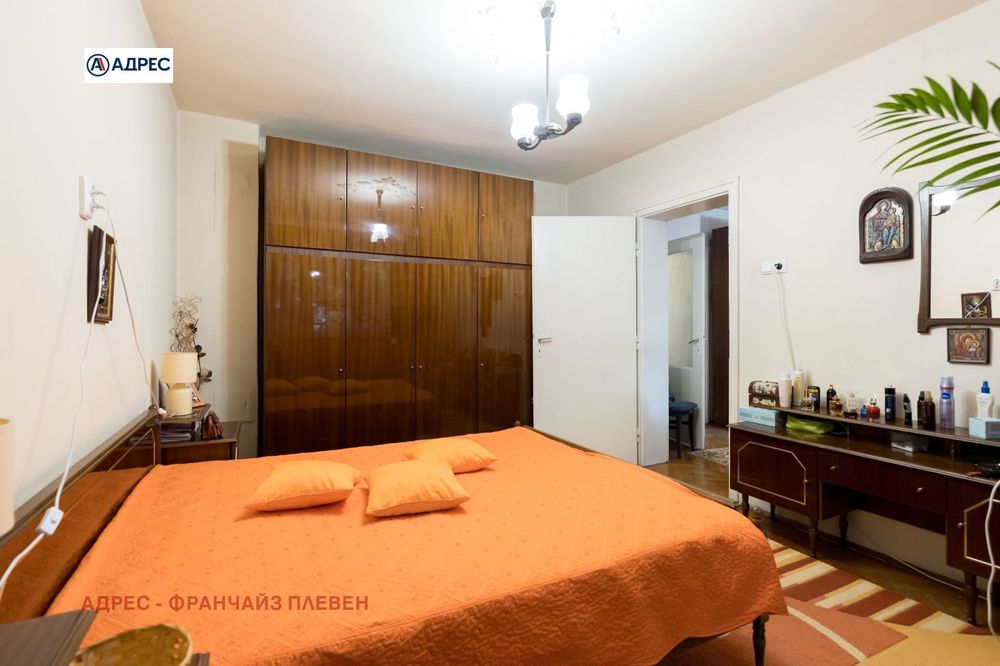 Продава се Тристаен апартамент в Плевен, Идеален център - 100 кв.м за 1450 €/кв.м - Снимка #11