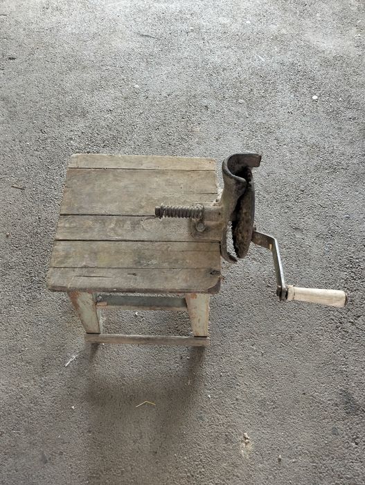 Продам зерно дробилку