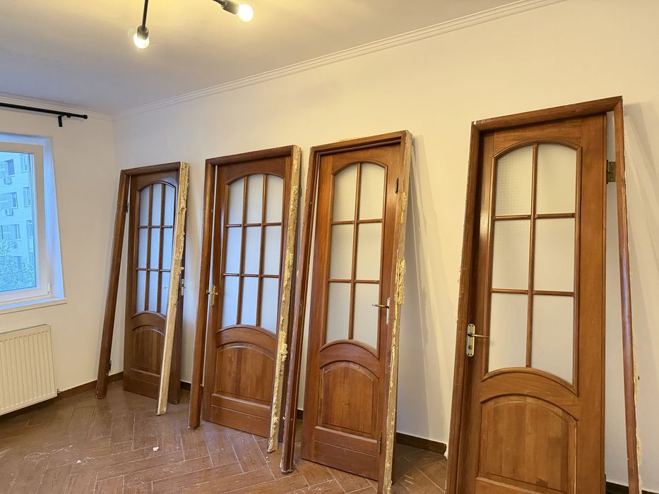 Usi interior lemn masiv