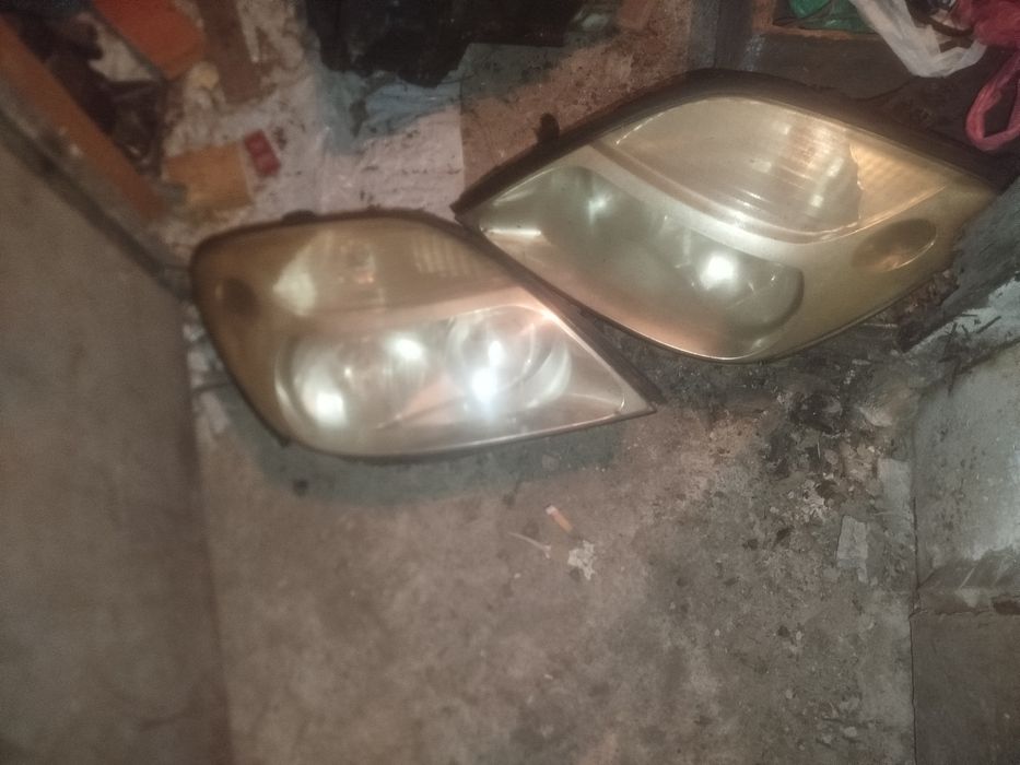 Фарове за Рено сеник в добро състояние