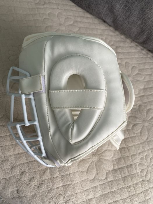 Шлем на каратэ (киокушинкай)