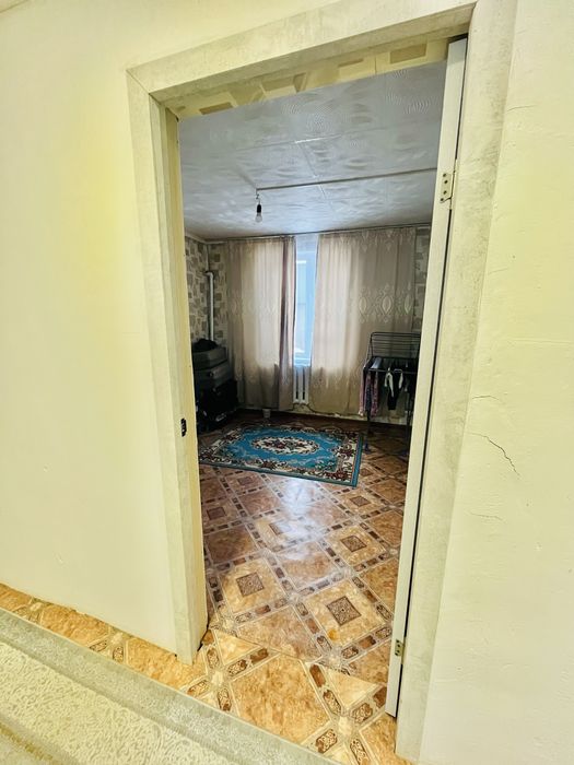 Тез арада үй сатылады.