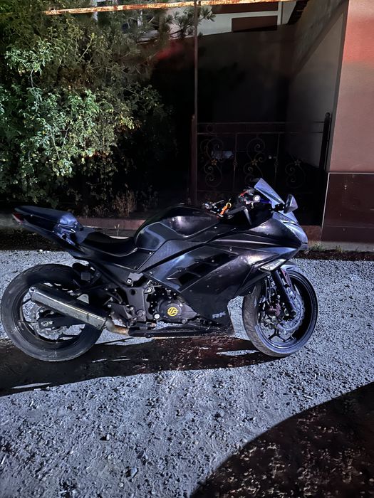 Moto Kawasaki replica. 250cc.
