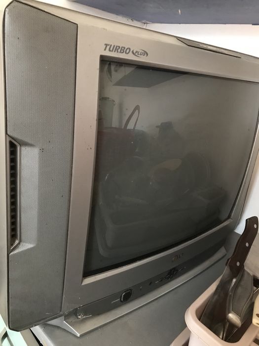 2 старых телевизора LG