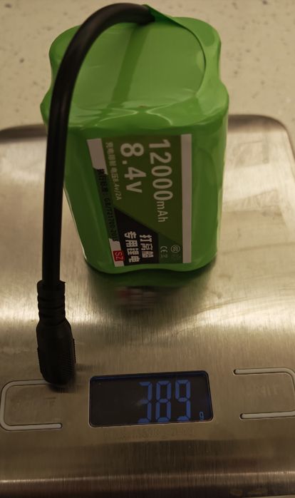 Лодка за захранка RD 3  GPS 100т.+ Дълбокомер, Гаранция 1г.