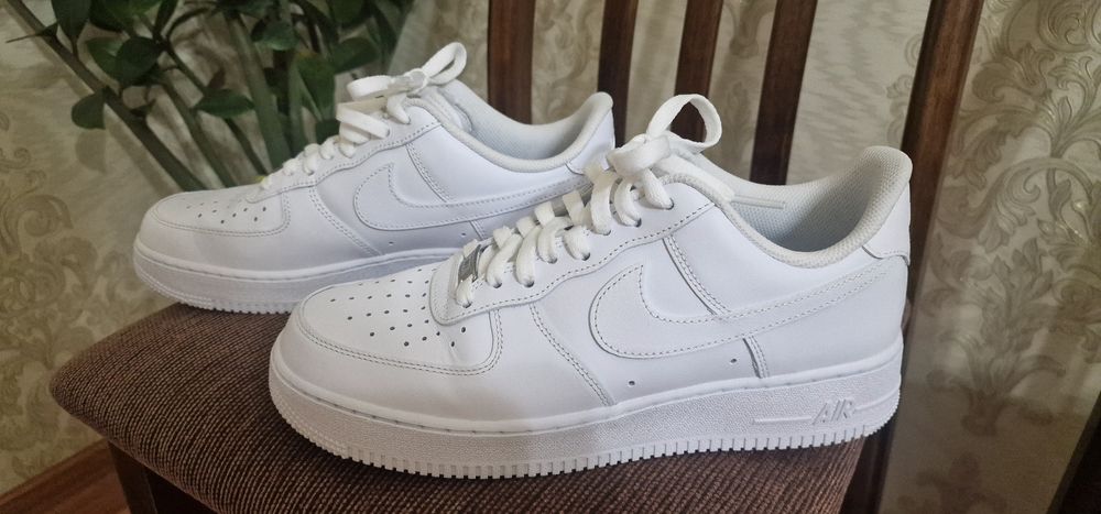 Продам кроссовки Nike Air Force 01 Low
