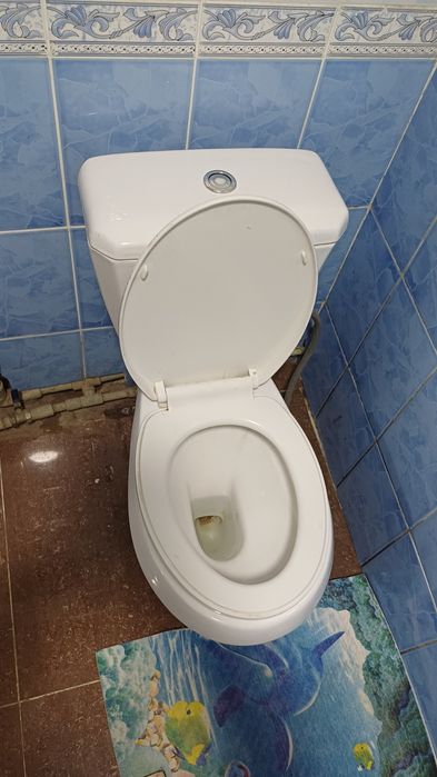 Продам унитаз в хорошем состоянии