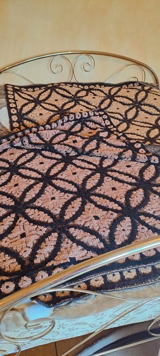 Vând covor/covertură tradițional ,confecționat din lână naturală!