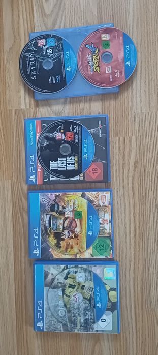 Ps 4 slim 1T+2 manete,ediție limitată